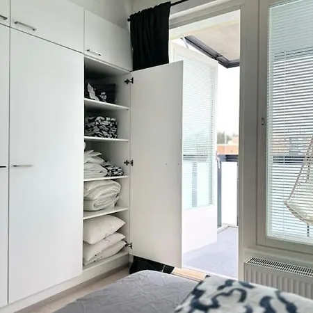 Huoneisto Juna Aseman Vieressae