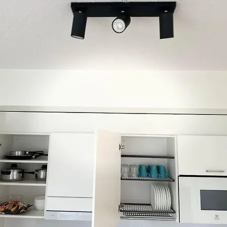 Huoneisto Juna Aseman Vieressae Apartament Vantaa